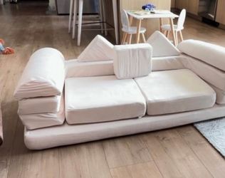 Nugget couch - Brand New