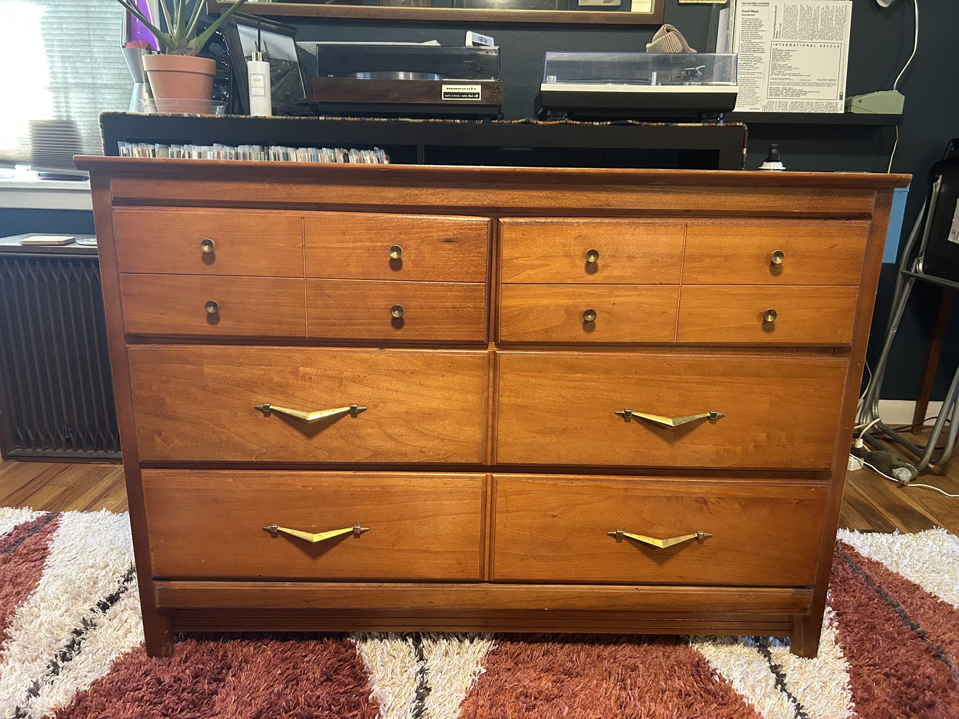 Vintage Dresser w Attachable Mirror, Mid-century