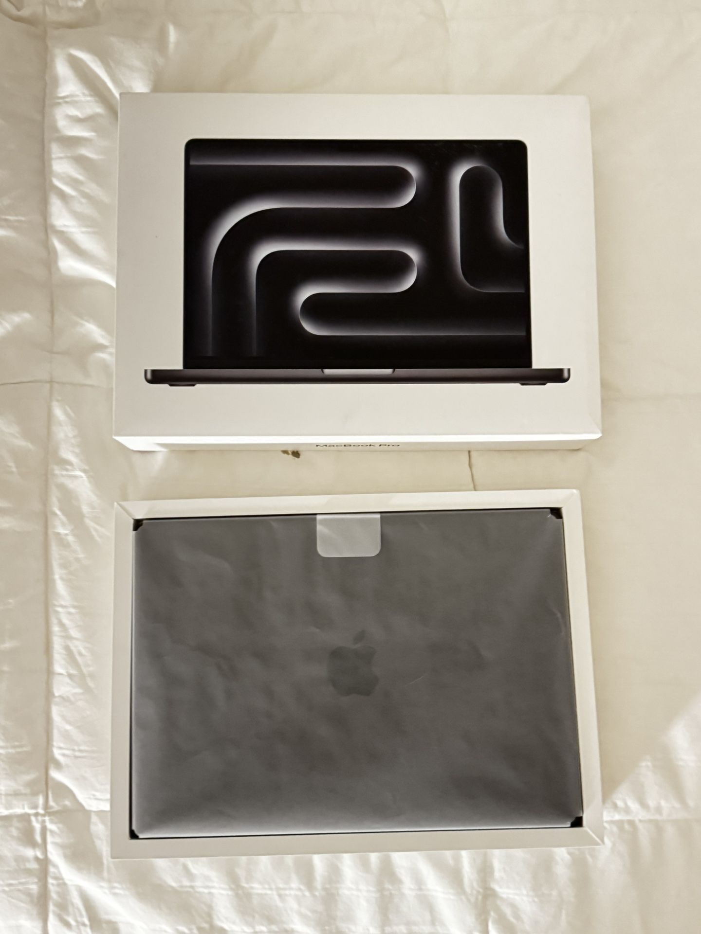 14” M3 Max MacBook Pro 96GB RAM 2TB SSD w AppleCare