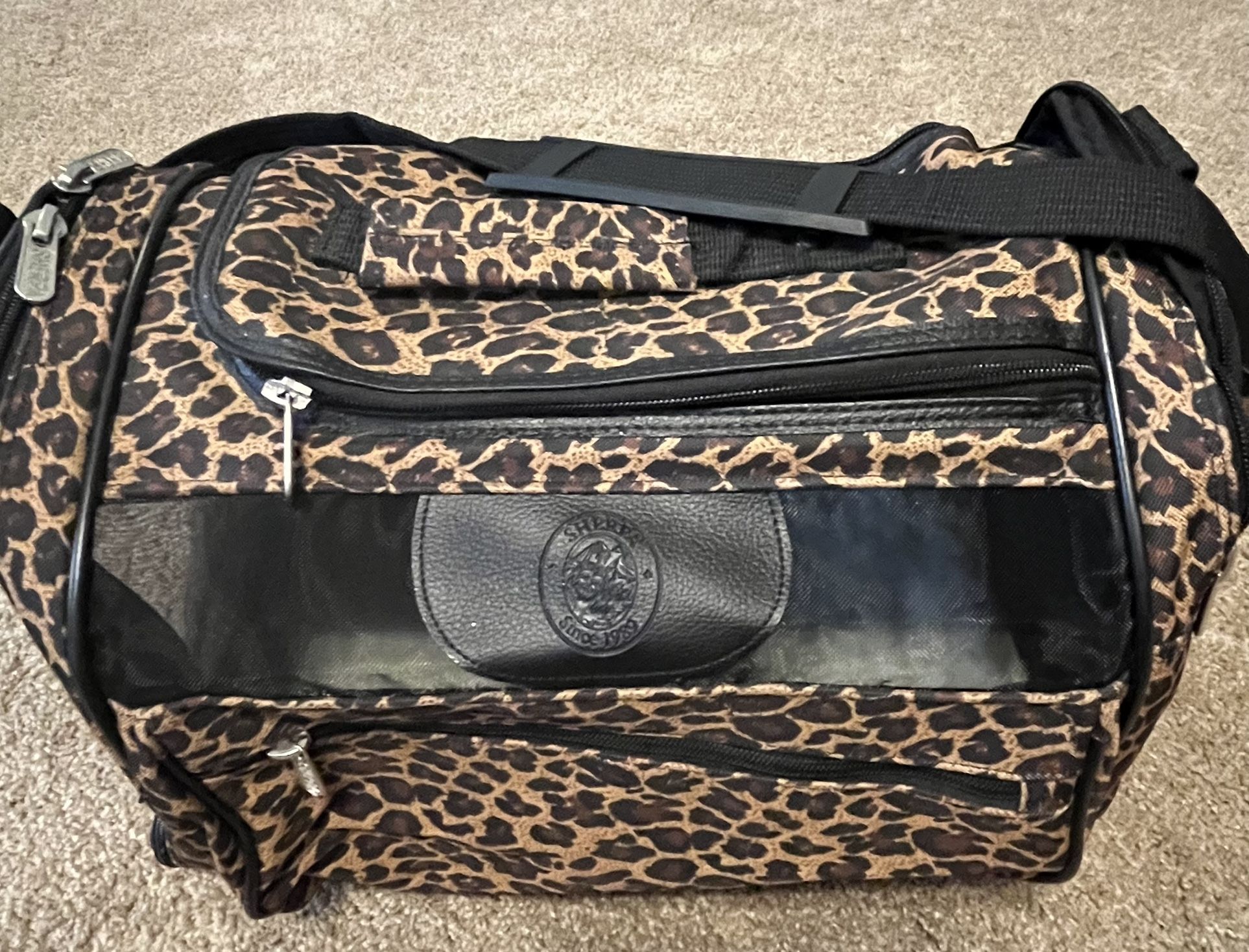 Pet Carriers, Water Life Vest, Pet Bed New.