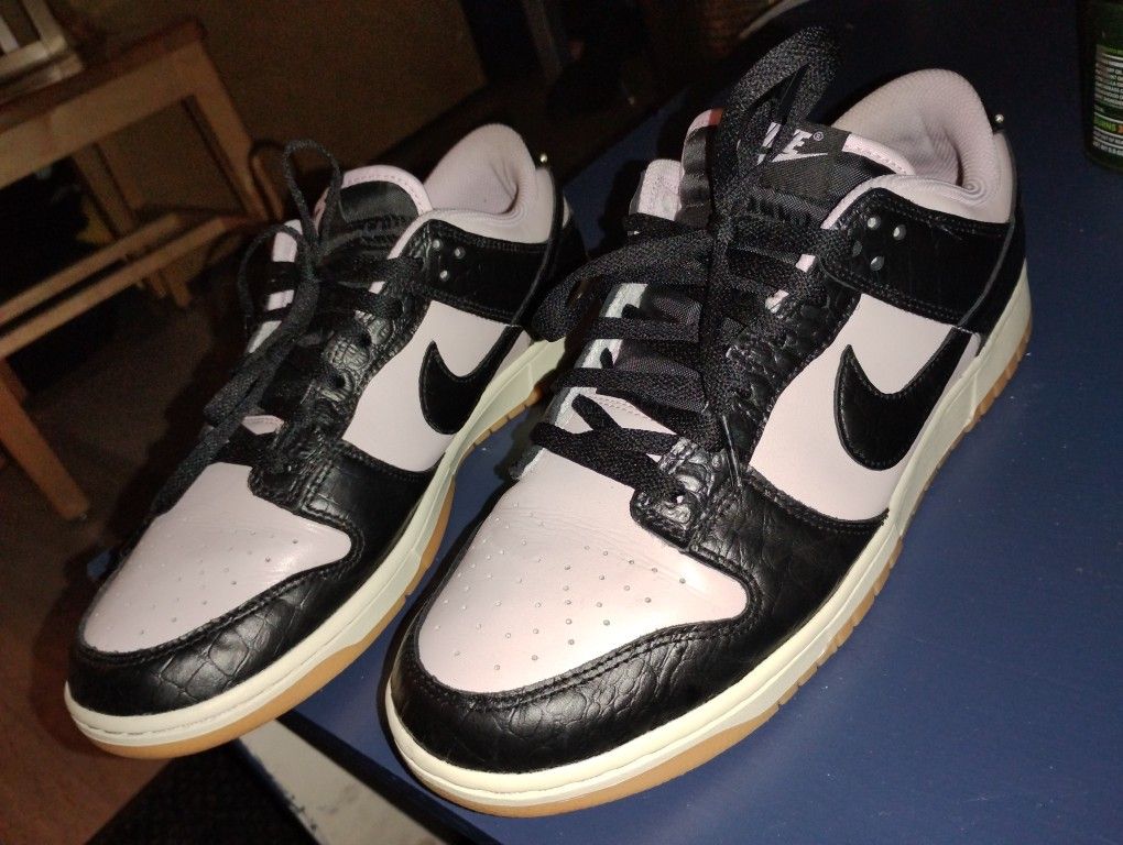 NIKE Dunk Lows WMNS Size 10.5 ("Black Crocs" - Pink/Black Faux Crocodile Leather/Pearl Encrusted Heels)