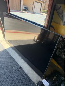 70 inch LG TV (not working)