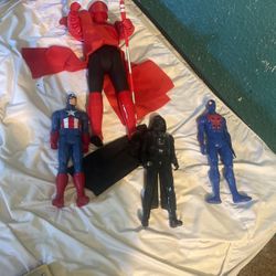 Figurines