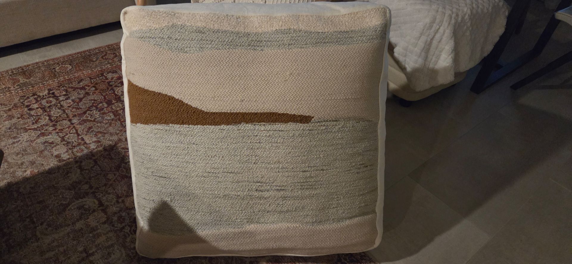 Pouf cushion ottoman