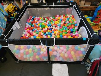 Large 50"x50" Ball Pit With 2500+ Balls. (Paid $438)
