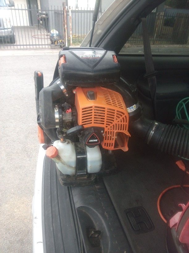 Echo PB -901 OH BLOWER LIKE NEW