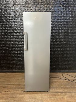 HISENSE STANDUP FREEZER/FRIDGE w/WARRANTY! R3350A