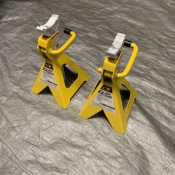 Pair Of Performance Tool 2 Ton Jack Stands