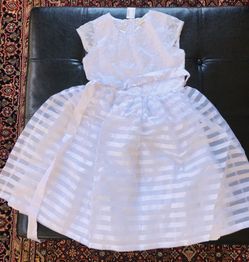 Lovely white dress size 14