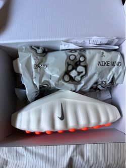 Nike Mind 001
