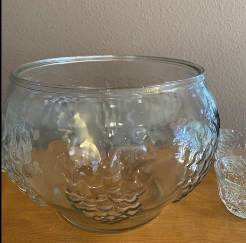 Celebration Indiana Glass Punch Bowl Set Vintage Grape Vine & 8 Cups