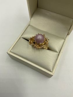 MOTHER’S DAY SPECIAL 14KT YELLOW GOLD VINTAGE RING WITH LAVENDER CENTER STONE 7.5GR SIZE 6.5