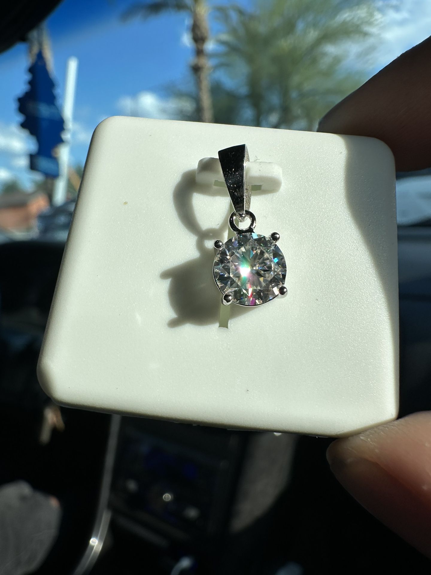 Solitaire Pendant With Chain