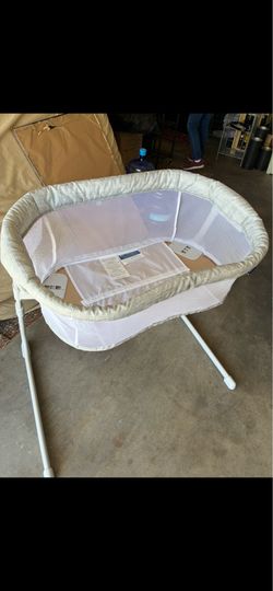 Traveling baby bassinet