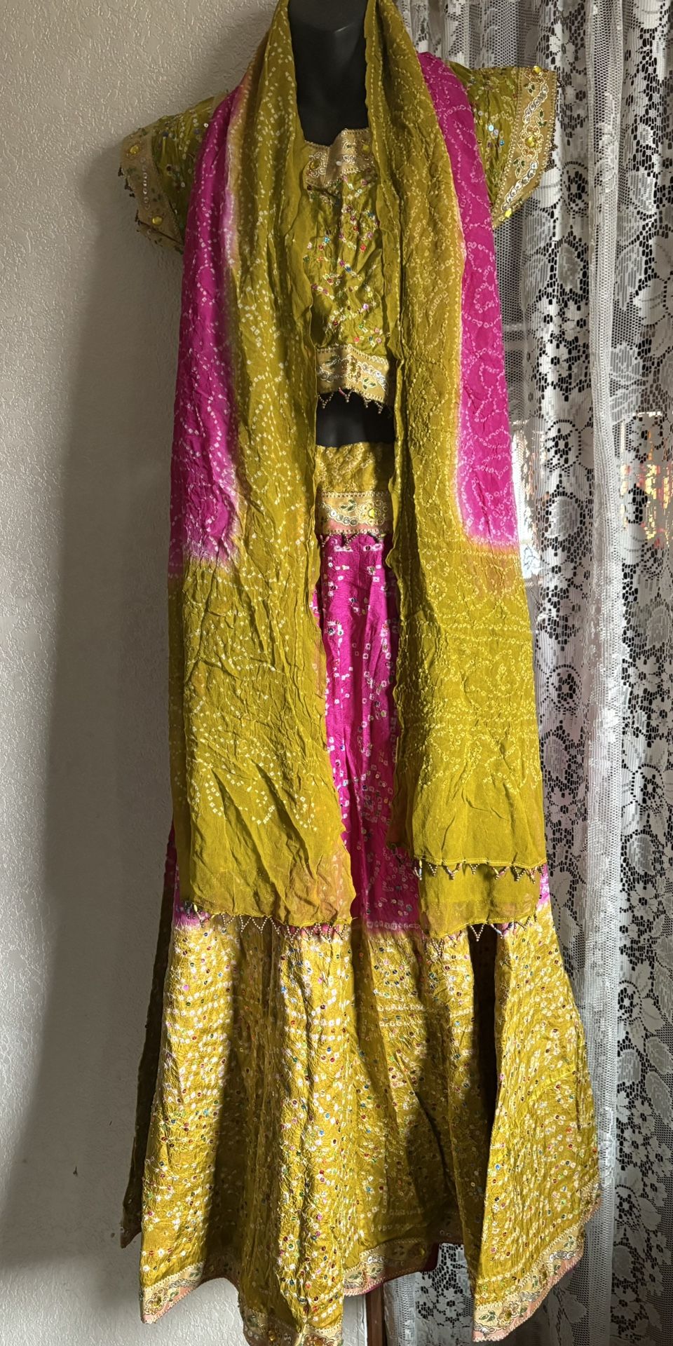 Beautiful 3 Pcs. ( India ) 2 Sets $30 Each set... good condition