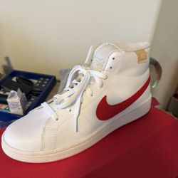 Nikes Size 9.5
