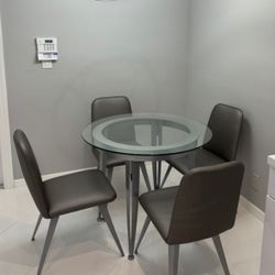 Kitchen Table And Chairs -36 Inch Round 