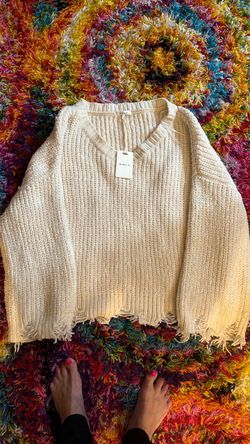 Robin K Cream Distressed Knit Sweater. Size L