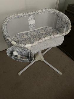 Swivel Halo bassinet 
