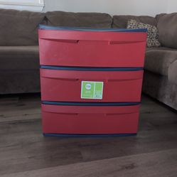 Red/blue storage drawers
