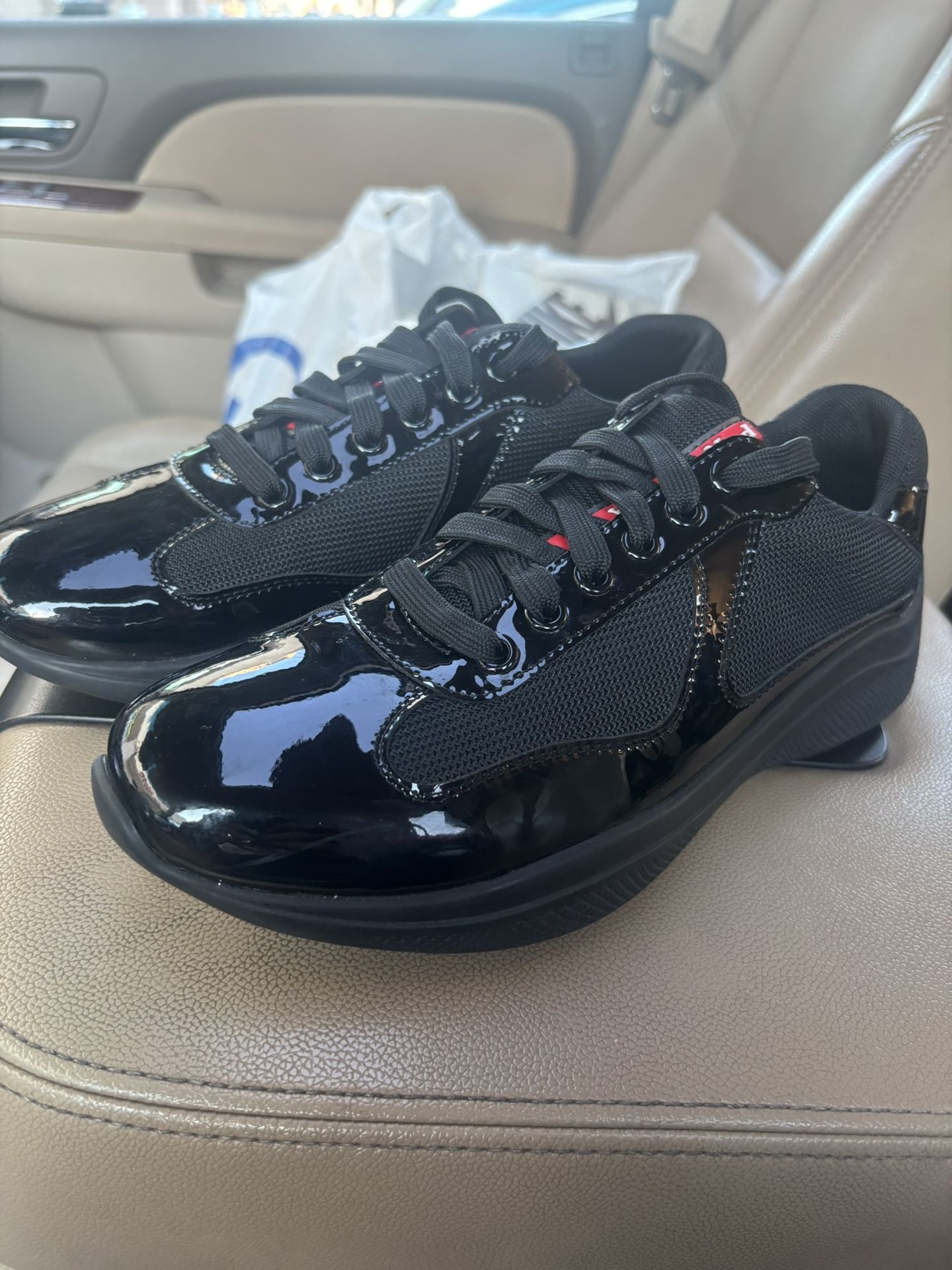 Prada Size 40 (7.5)