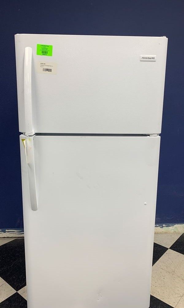 New Frigidaire Refrigerator New  Top freezer XT08