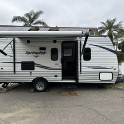 20’ Keystone Travel Trailer With Slide Out