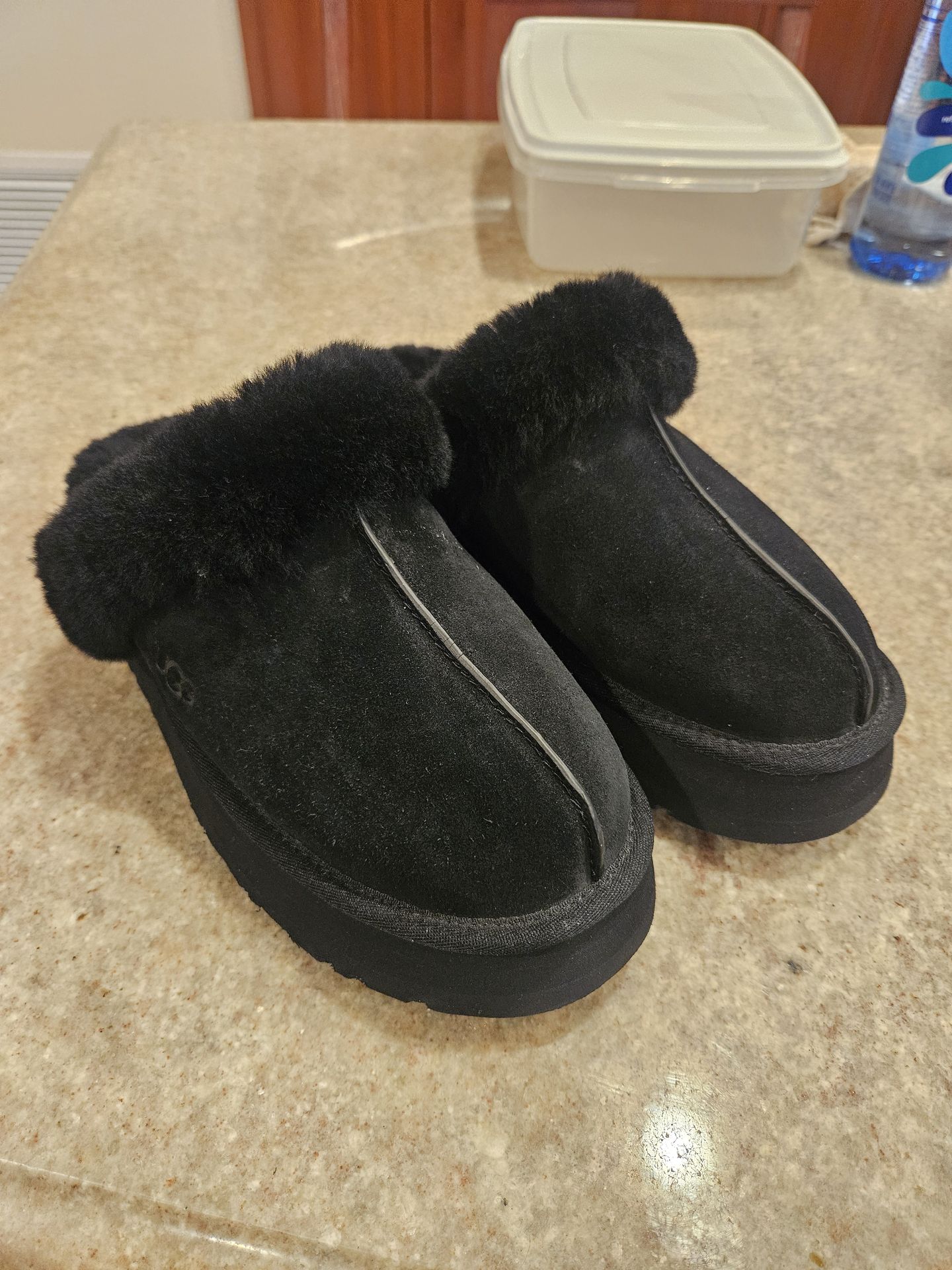 Women's UGG slippers