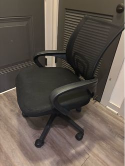 Black office chair