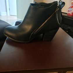 Torrid black ankle boots size 12