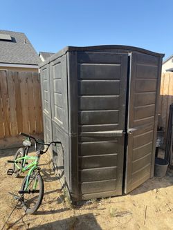Plastic shed