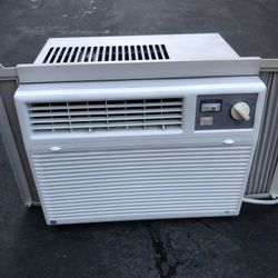 Very Good Condition GE Air Conditioner 