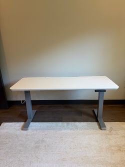 Vari Electric Standing Desk 60 x 24