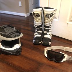 Motocross Boots/goggles/helmet