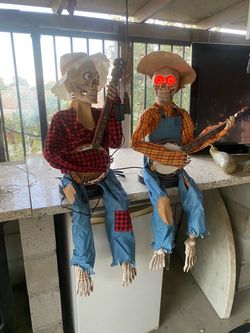 Animated banjo eskeletons