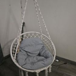 Hanging Chair 