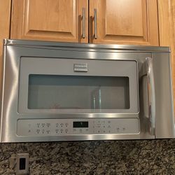 Frigidaire Microwave 