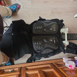 Chest Shoulder And Arm Protection https://offerup.com/redirect/?o=aHR0cHM6Ly9hLmNvL2QvMDRieE42ZUE=