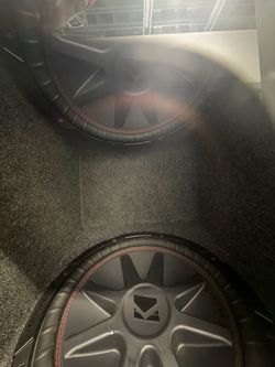 10inch kicker subs with box