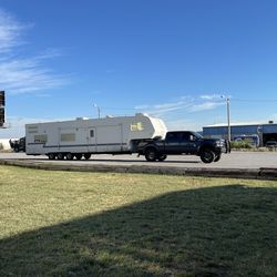 2003 40 foot toy hauler