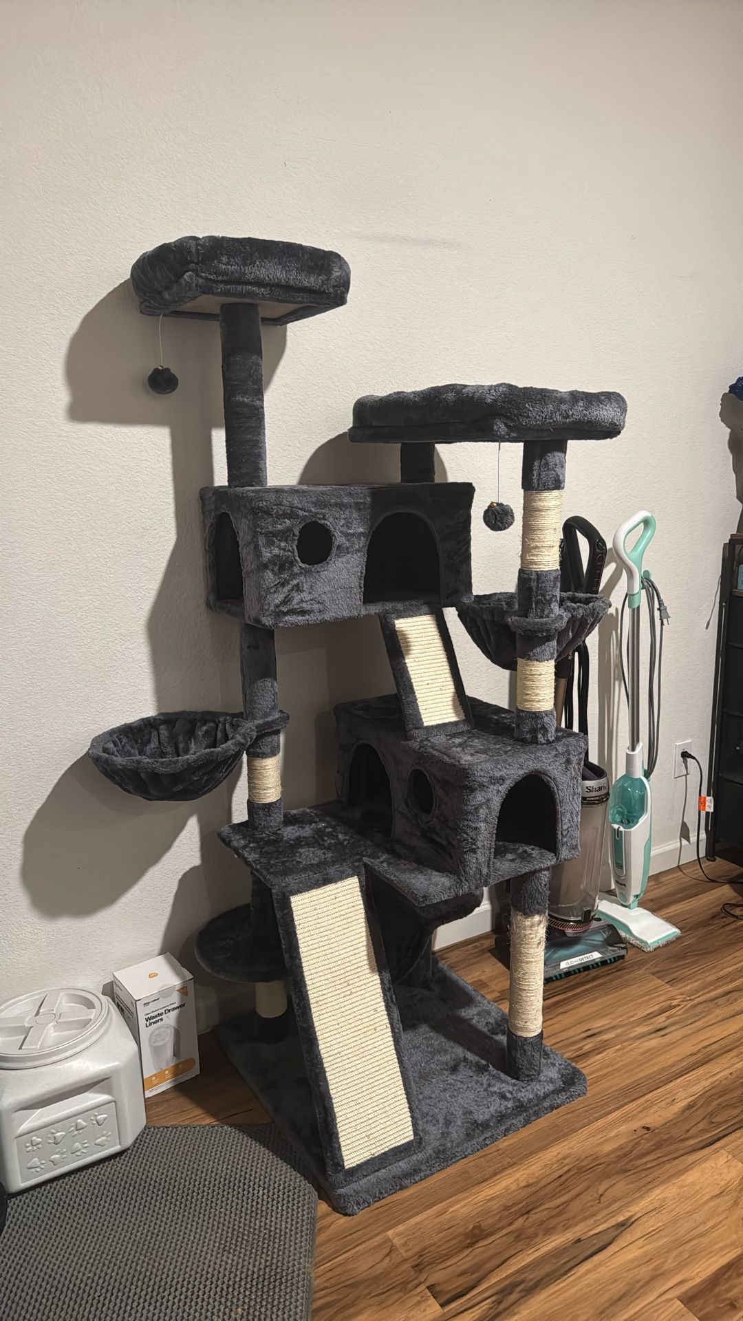 Brand new Cat Tree