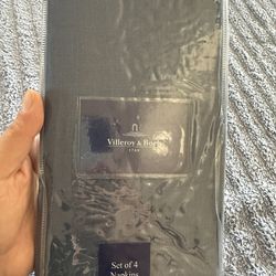 New Napkins Set Of 4