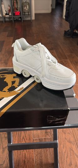 Rolling skate sneakers