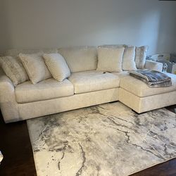 Modern Cream Sectional Sofa with Chaise – Excellent Condition