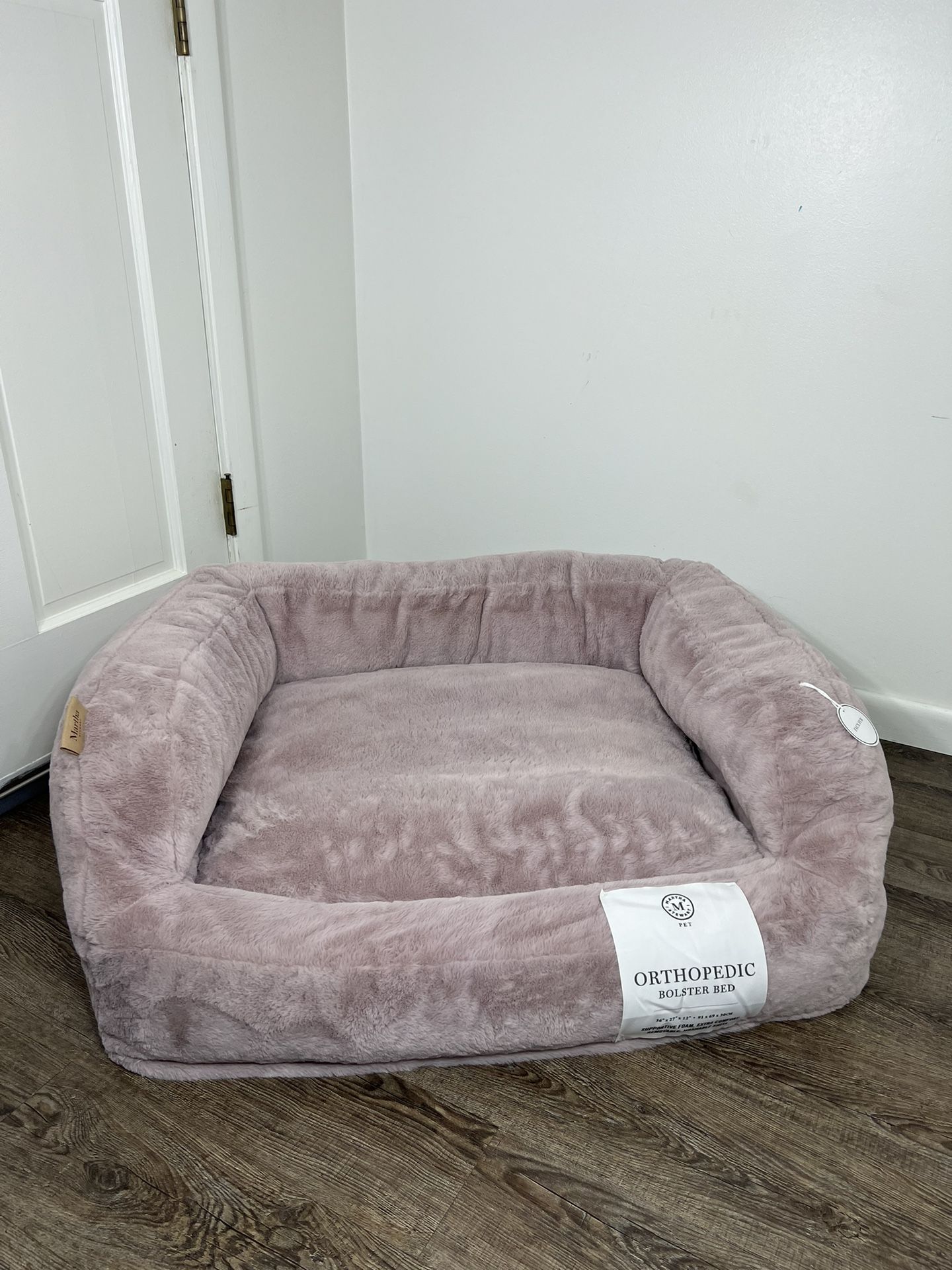 Martha Stewart faux fur orthopedic bolster dog bed 36”x27”x12” New with tags