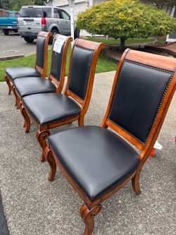 4 Wooden Chairs