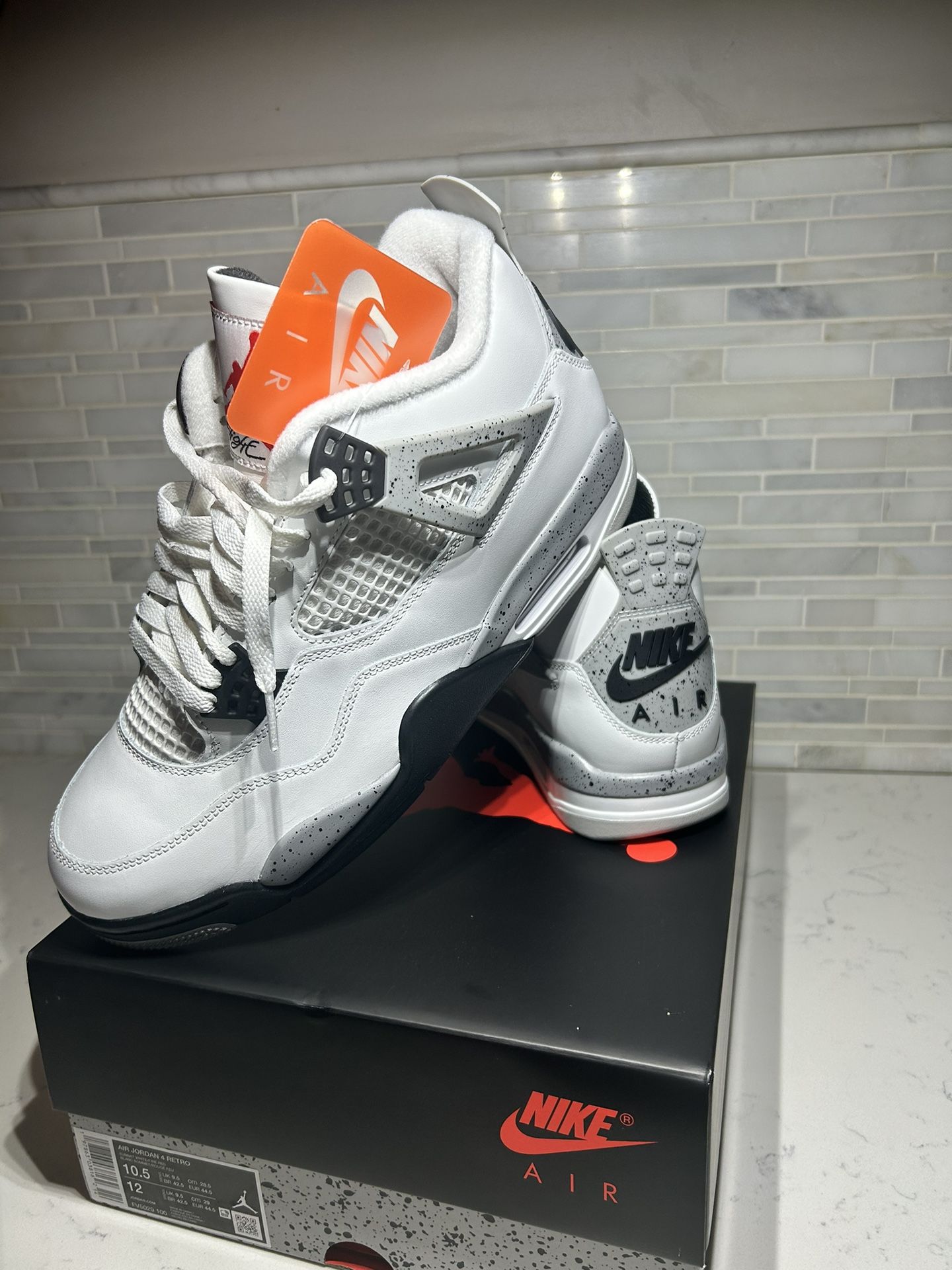 Jordan 4