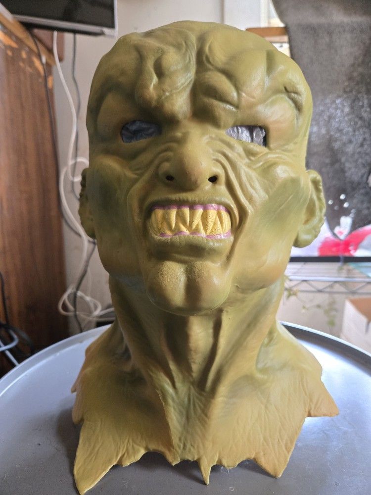 Goosebumps The Haunted Mask By Trick Or Treat Studios