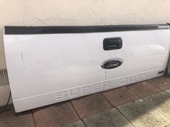 2013 Ford F-250 tail gate