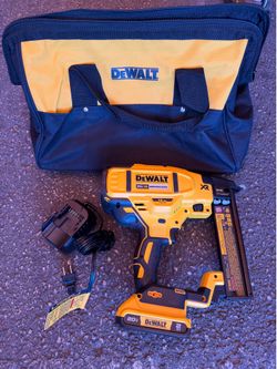 Dewalt 18 GA Narrow crown staple